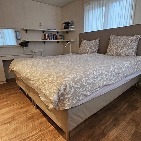 Chalet Buutengeweun, met luxe JACUZZI en TONSAUNA Sint-Annaland Buitenkant foto