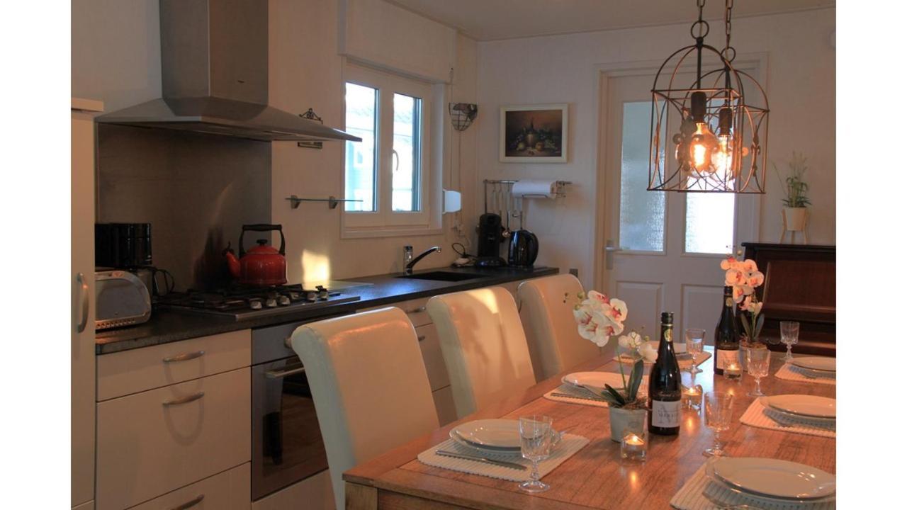Chalet Buutengeweun, met luxe JACUZZI en TONSAUNA Sint-Annaland Buitenkant foto