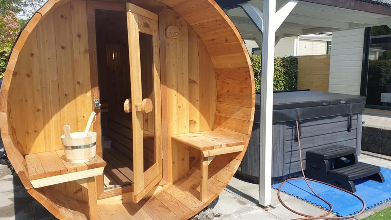 Chalet Buutengeweun, met luxe JACUZZI en TONSAUNA Sint-Annaland Buitenkant foto