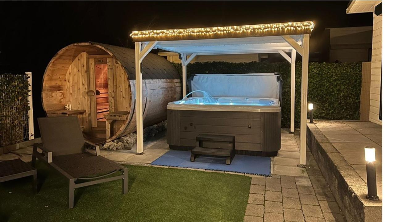 Chalet Buutengeweun, met luxe JACUZZI en TONSAUNA Sint-Annaland Buitenkant foto