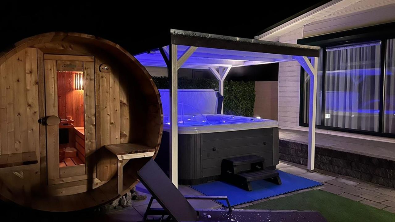 Chalet Buutengeweun, met luxe JACUZZI en TONSAUNA Sint-Annaland Buitenkant foto